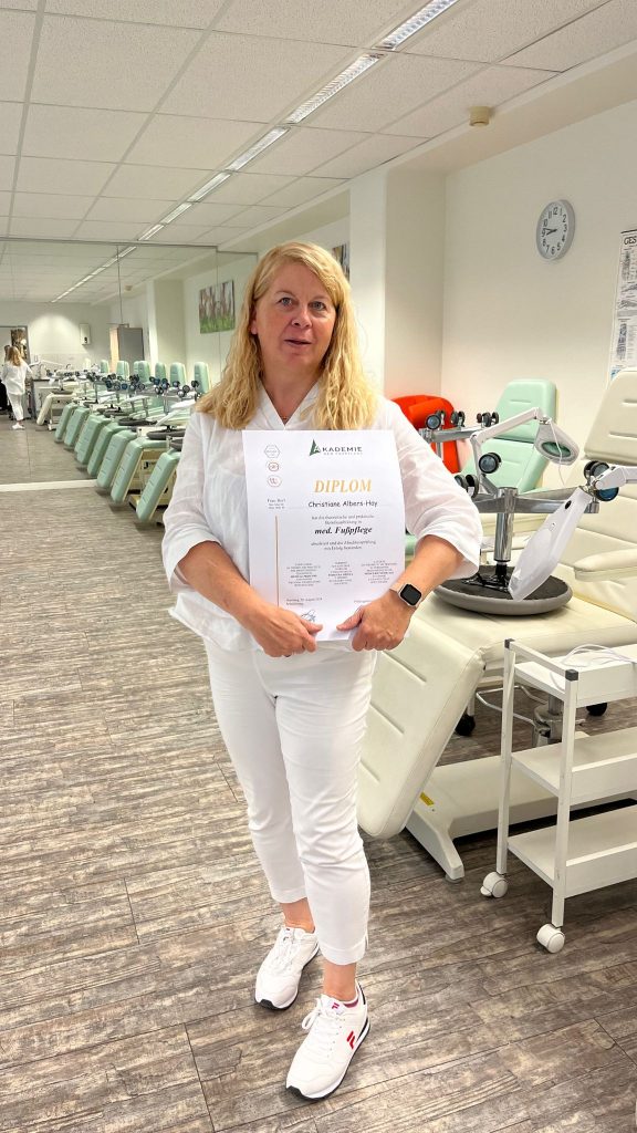 Christiane mit Diplom